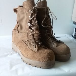 McRae Footwear Army Combat Boots 5XW Tan Suede Vibram Lug Sole Gore-tex Lining